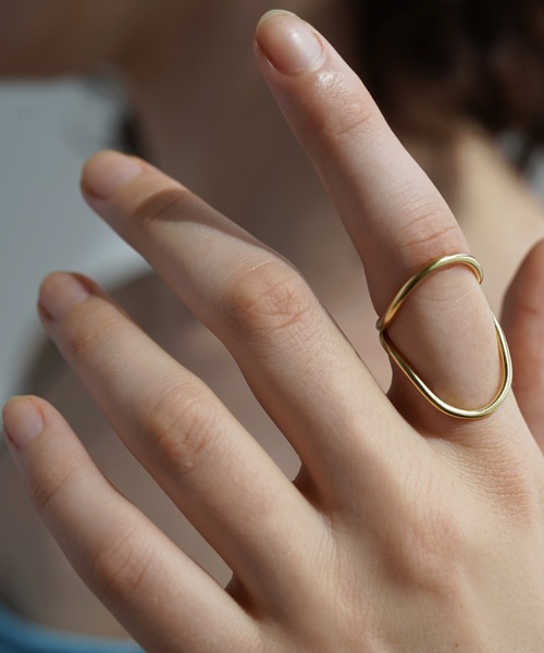 MELANGE(メランジェ)の「MELANGE Bezier フープリング(リング・レディース・シルバー/ゴールド・#11/#13)」の2枚目の写真