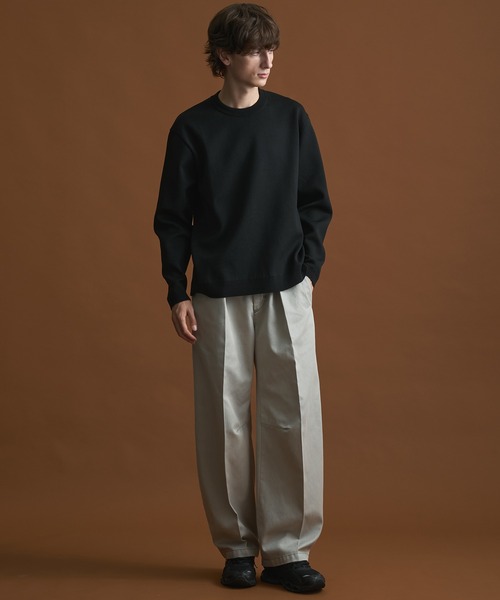 PUBLIC TOKYO（パブリックトウキョウ）の「【春先も大活躍】バウンドウールクルーネックニット /洗える/オフィスカジュアル/通勤/毛玉防止（ニット/セーター・メンズ・グレー/グレイッシュベージュ/ホワイト/ブラック/ダークグレー・1/4/3/2）」の13枚目の写真