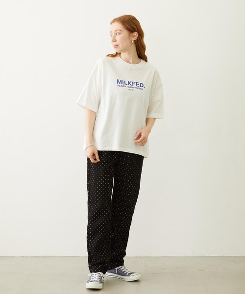 MILKFED.(ミルクフェド)の「STENCIL LOGO WIDE S/S TEE(Tシャツ/カットソー・レディース・ブラック/ネイビー/ホワイト・L/M)」の5枚目の写真