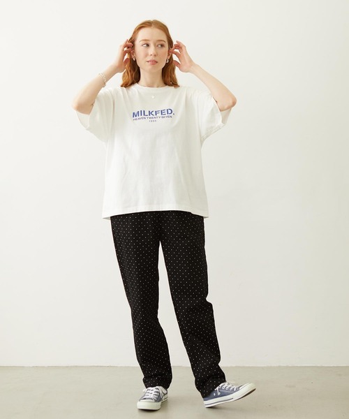 MILKFED.(ミルクフェド)の「STENCIL LOGO WIDE S/S TEE(Tシャツ/カットソー・レディース・ブラック/ネイビー/ホワイト・L/M)」の6枚目の写真
