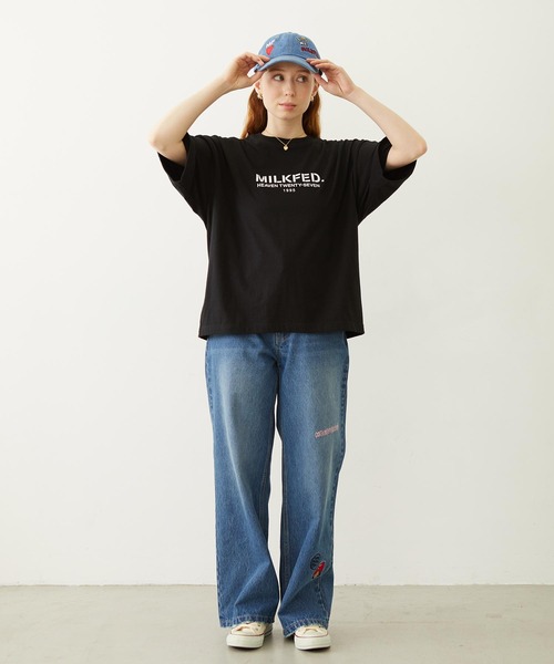 MILKFED.(ミルクフェド)の「STENCIL LOGO WIDE S/S TEE(Tシャツ/カットソー・レディース・ブラック/ネイビー/ホワイト・L/M)」の12枚目の写真