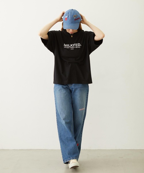 MILKFED.(ミルクフェド)の「STENCIL LOGO WIDE S/S TEE(Tシャツ/カットソー・レディース・ブラック/ネイビー/ホワイト・L/M)」の13枚目の写真