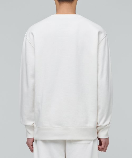 MUSINSA STANDARD（ムシンサスタンダード）の「スウェットシャツ [クリーム]（スウェット・メンズ・その他・MEDIUM/LARGE/X-LARGE/XX-LARGE/XXX-LARGE/SMALL）」の2枚目の写真