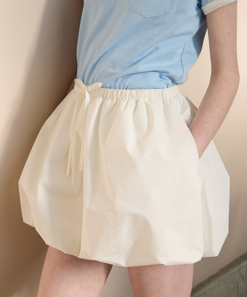TTUDEMENT(トュードメント)の「BALLOON MINI SKIRT IVORY(スカート・レディース・その他・SMALL/MEDIUM)」の2枚目の写真