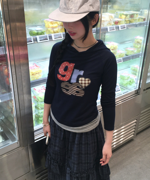 GRAVER（グレーバー）の「[グレイH] レディース スリムフィット フードパーカー_2カラー（パーカー・レディース・バーガンディー/ネイビー・FREE）」の9枚目の写真