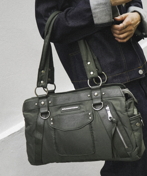 IUGAMAKARAS(イウガマカラス)の「Studded Nylon Shoulder Bag (Khaki)(ショルダーバッグ・レディース・その他・FREE)」の10枚目の写真