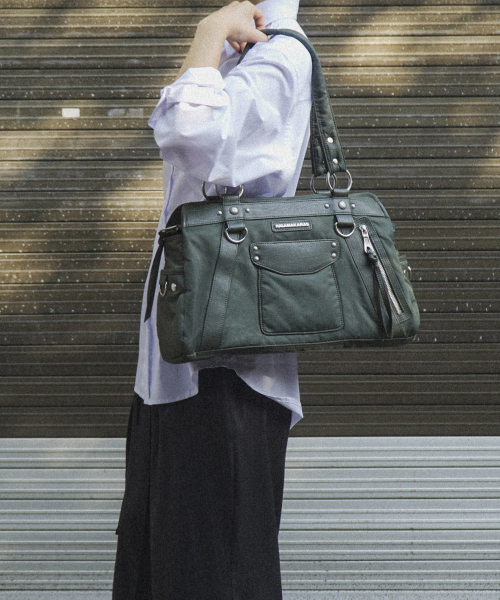 IUGAMAKARAS(イウガマカラス)の「Studded Nylon Shoulder Bag (Khaki)(ショルダーバッグ・レディース・その他・FREE)」の12枚目の写真