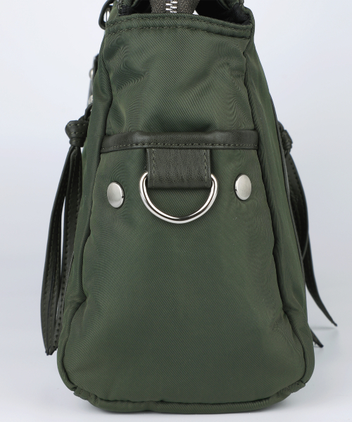 IUGAMAKARAS(イウガマカラス)の「Studded Nylon Shoulder Bag (Khaki)(ショルダーバッグ・レディース・その他・FREE)」の15枚目の写真