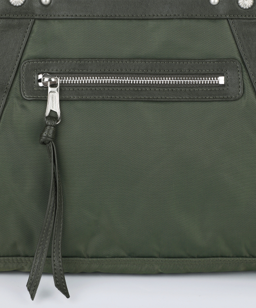 IUGAMAKARAS(イウガマカラス)の「Studded Nylon Shoulder Bag (Khaki)(ショルダーバッグ・レディース・その他・FREE)」の18枚目の写真
