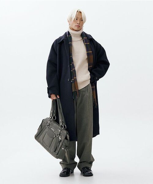 IUGAMAKARAS(イウガマカラス)の「Studded Nylon Shoulder Bag (Khaki)(ショルダーバッグ・レディース・その他・FREE)」の21枚目の写真