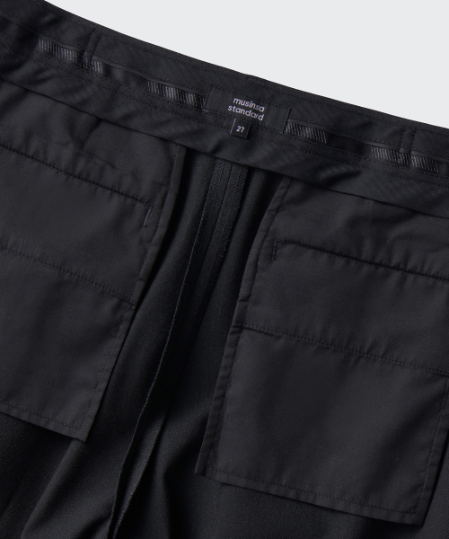 MUSINSA STANDARD WOMAN（ムシンサスタンダードウーマン）の「ウィメンズ ローウエストディープタックワイドヒドゥンバンディングスラックス [ブラック]（スラックス・レディース・その他・34/32/24/25/26/27/28/29/30/31）」の5枚目の写真
