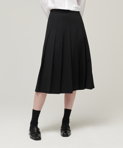 MUSINSA STANDARD WOMAN（ムシンサスタンダードウーマン）の「レディースプリーツミディスカート[ブラック]（スカート・レディース・その他・SMALL/MEDIUM/LARGE/X-SMALL）」の9枚目の写真