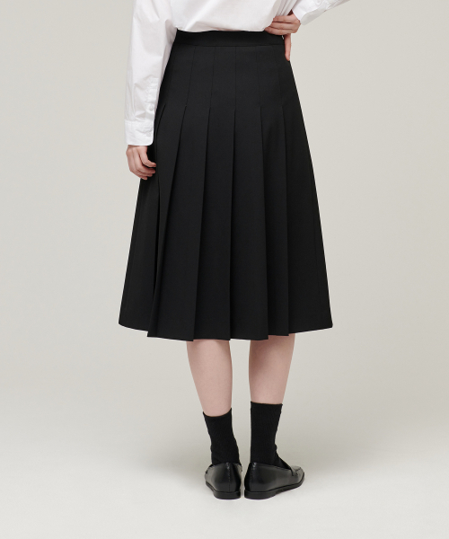 MUSINSA STANDARD WOMAN（ムシンサスタンダードウーマン）の「レディースプリーツミディスカート[ブラック]（スカート・レディース・その他・SMALL/MEDIUM/LARGE/X-SMALL）」の10枚目の写真