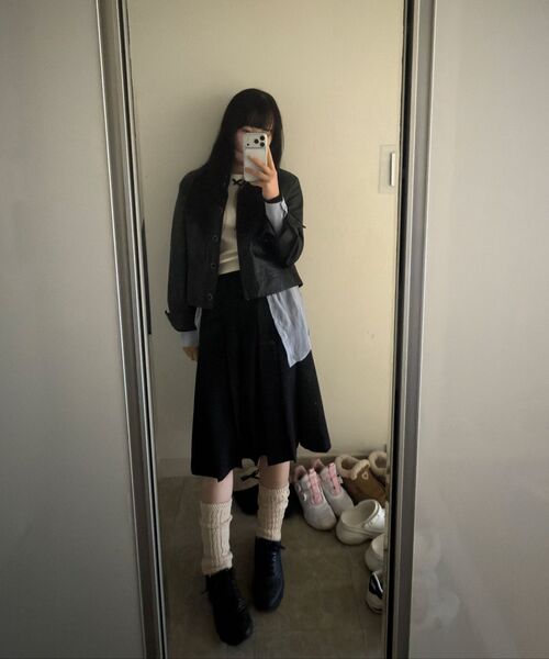MUSINSA STANDARD WOMAN（ムシンサスタンダードウーマン）の「レディースプリーツミディスカート[ブラック]（スカート・レディース・その他・SMALL/MEDIUM/LARGE/X-SMALL）」の2枚目の写真