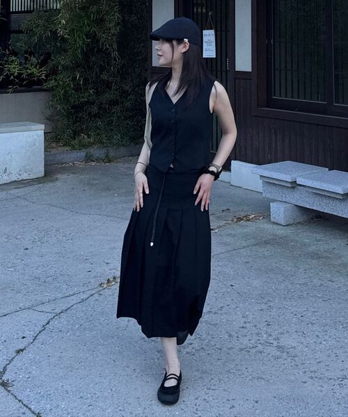 MUSINSA STANDARD WOMAN（ムシンサスタンダードウーマン）の「レディースプリーツミディスカート[ブラック]（スカート・レディース・その他・SMALL/MEDIUM/LARGE/X-SMALL）」の22枚目の写真