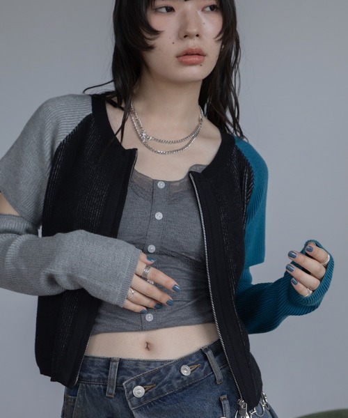 VACANCY（ヴァカンシー）の「配色アシメリブZIPトップス（カーディガン/ボレロ・レディース・ブラック/グリーン・FREE）」の22枚目の写真