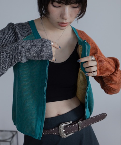 VACANCY（ヴァカンシー）の「配色アシメリブZIPトップス（カーディガン/ボレロ・レディース・ブラック/グリーン・FREE）」の6枚目の写真