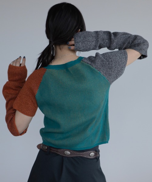 VACANCY（ヴァカンシー）の「配色アシメリブZIPトップス（カーディガン/ボレロ・レディース・ブラック/グリーン・FREE）」の15枚目の写真