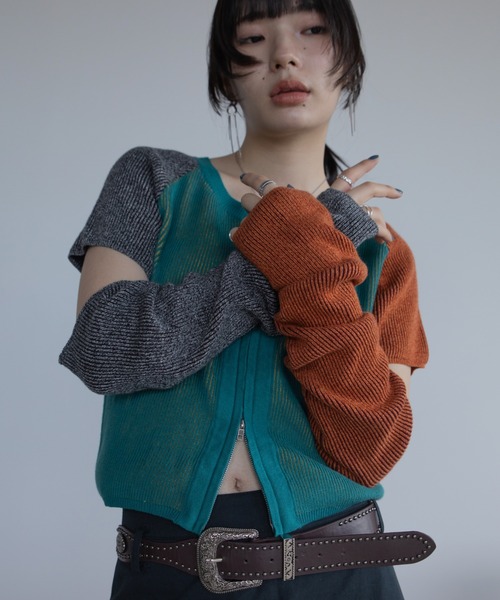 VACANCY（ヴァカンシー）の「配色アシメリブZIPトップス（カーディガン/ボレロ・レディース・ブラック/グリーン・FREE）」の18枚目の写真