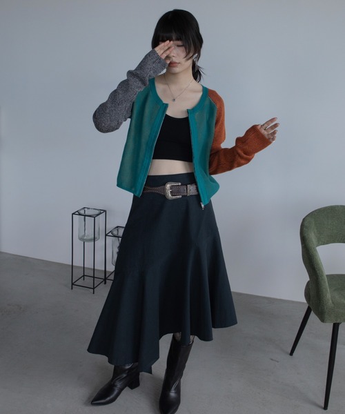 VACANCY（ヴァカンシー）の「配色アシメリブZIPトップス（カーディガン/ボレロ・レディース・ブラック/グリーン・FREE）」の4枚目の写真