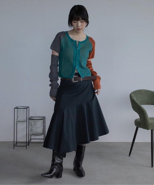 VACANCY（ヴァカンシー）の「配色アシメリブZIPトップス（カーディガン/ボレロ・レディース・ブラック/グリーン・FREE）」の9枚目の写真