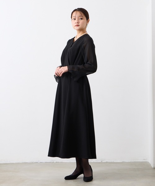 AIMER（エメ）の「【喪服・礼服・WEB限定】ウォッシャブル Vネック前開きAラインブラックフォーマルワンピース（ワンピース・レディース・ブラック・SMALL/MEDIUM/LARGE）」の2枚目の写真