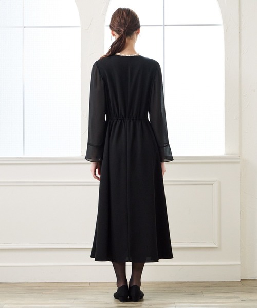 AIMER(エメ)の「【喪服・礼服】ウォッシャブル Vネック前開きAラインブラックフォーマルワンピース(ワンピース・レディース・ブラック・SMALL/MEDIUM/LARGE)」の15枚目の写真