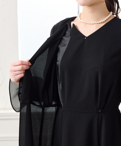 AIMER(エメ)の「【喪服・礼服】ウォッシャブル Vネック前開きAラインブラックフォーマルワンピース(ワンピース・レディース・ブラック・SMALL/MEDIUM/LARGE)」の8枚目の写真