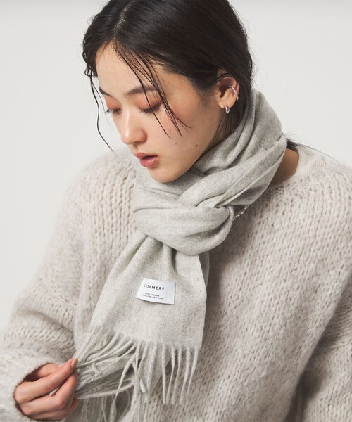 green label relaxing（グリーンレーベルリラクシング）の「カシミヤ マフラー（マフラー・レディース・オフホワイト/ライトブルー/ライトグレー/イエロー・FREE）」の3枚目の写真