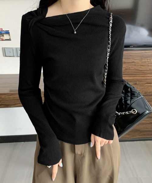 Miniministore(ミニミニストア)の「オフショルダーニットトップス 肌見せ秋服(ニット/セーター・レディース・ベージュ/ブラック/アイボリー/ピンク/ブルー・FREE)」の3枚目の写真