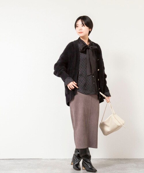 NOLLEY’S Sophi(ノーリーズソフィ)の「ウォッシャブルサテンドビーボウタイブラウス(シャツ/ブラウス・レディース・オフホワイト/ブラック・38)」の4枚目の写真