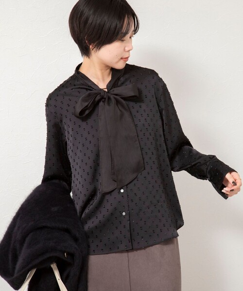 NOLLEY’S Sophi(ノーリーズソフィ)の「ウォッシャブルサテンドビーボウタイブラウス(シャツ/ブラウス・レディース・オフホワイト/ブラック・38)」の8枚目の写真