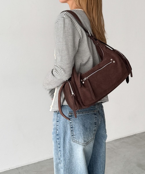 CANAL JEAN（キャナルジーン）の「diggity　スエードポケットバッグ（ショルダーバッグ・レディース・キャメル/ブラウン・ONE SIZE）」の2枚目の写真