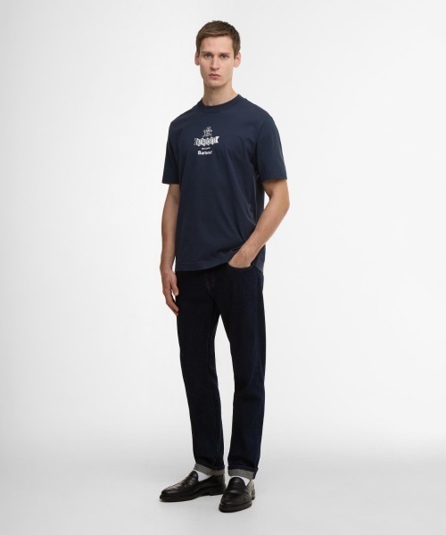 Barbour(バブアー)の「Barbour Barbour x Baracuta Vinyl Os T-Shirt(バブアー バブアー x バラクータ バイナル オーバーサイズ Tシャツ)(Tシャツ/カットソー・メンズ・グレー系/ネイビー・LARGE/MEDIUM/X-LARGE)」の13枚目の写真
