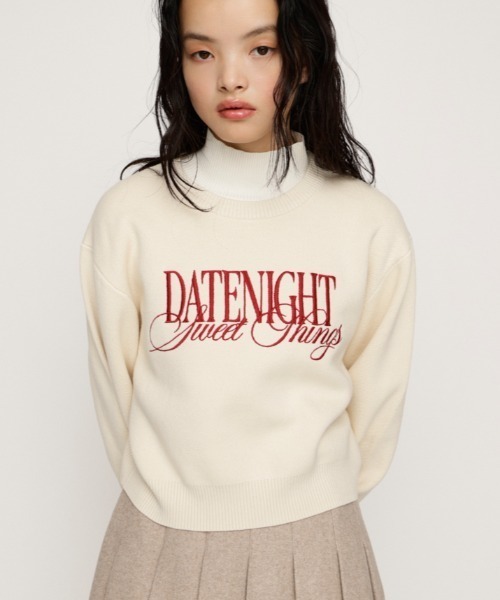 SLY（スライ）の「FRONT LOGO KNIT TOPS フロントロゴ ニット トップス 秋服 冬服（ニット/セーター・レディース・ネイビー/レッド/アイボリー/杢グレー・FREE）」の2枚目の写真