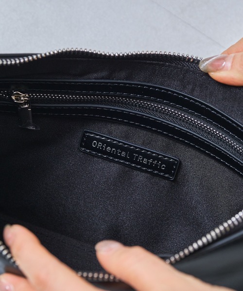 MISCH MASCH(ミッシュマッシュ)の「ハーフムーン ハンドバッグ(ハンドバッグ・レディース・ブラック/ブルー/キャメル・フリ-)」の19枚目の写真