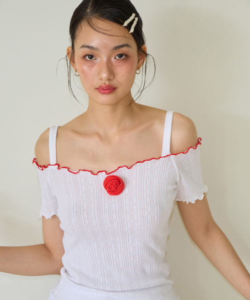 SALON DE YOHN(サロンドヨーン)の「Corsage Point Strap Off Shoulder T_ White(Tシャツ/カットソー・レディース・その他・FREE)」の2枚目の写真