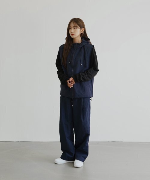 SLOW RECORD HOUSE（スローレコードハウス）の「ナイロンワンタックパンツ_ネイビー（その他パンツ・レディース・その他・SMALL/MEDIUM/LARGE）」の5枚目の写真