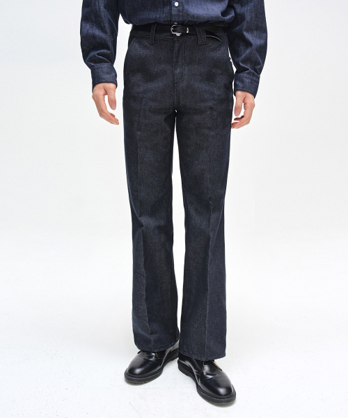 DECET(デケト)の「Dawn Semi Flared Jeans DCPT044CPIndigo2(デニムパンツ・レディース・その他・26/28/30/32/34)」の1枚目の写真