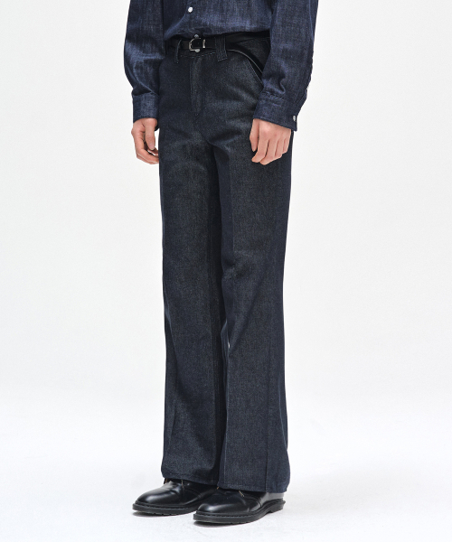DECET(デケト)の「Dawn Semi Flared Jeans DCPT044CPIndigo2(デニムパンツ・レディース・その他・26/28/30/32/34)」の4枚目の写真