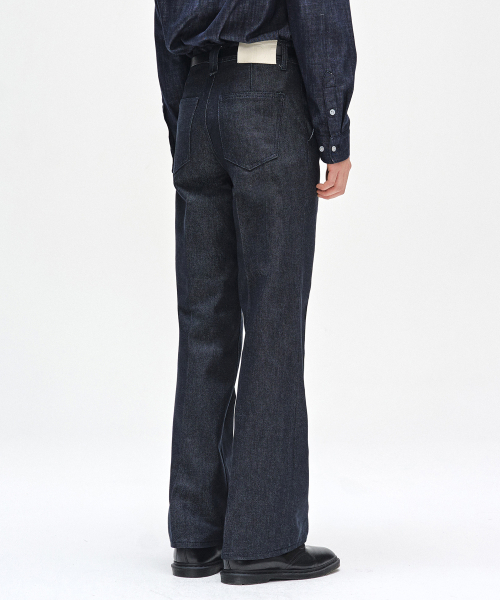 DECET(デケト)の「Dawn Semi Flared Jeans DCPT044CPIndigo2(デニムパンツ・レディース・その他・26/28/30/32/34)」の6枚目の写真