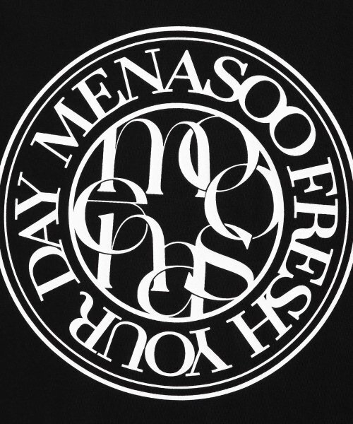 MENASOO(ミナス)の「UNISEX CIRCLE LOGO HOODIE_BK(パーカー・レディース・ブラック・1)」の11枚目の写真