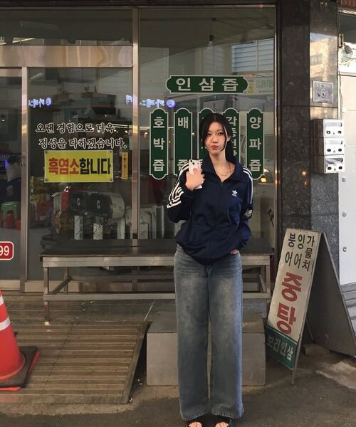 DECET WOMEN(デケット ウーマン)の「シグネチャー ローライズ ワイドジーンズ DCWPT004BlueB(デニムパンツ・レディース・その他・X-SMALL/SMALL/MEDIUM/LARGE)」の2枚目の写真