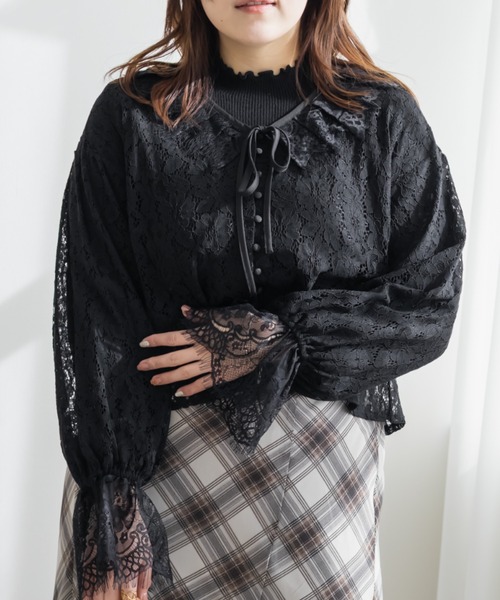CLETTE(クレット)の「CLETTEオリジナルリボンタイスカラップレースブラウス(シャツ/ブラウス・レディース・ブラック/ホワイト・4L/3L/LL)」の2枚目の写真