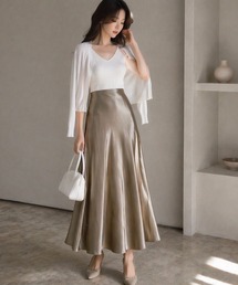 艶感が美しく色んなコーデに合わせやすい/ウエスト平ゴム/はきやすい/よれにくいシャイニーAラインスカート