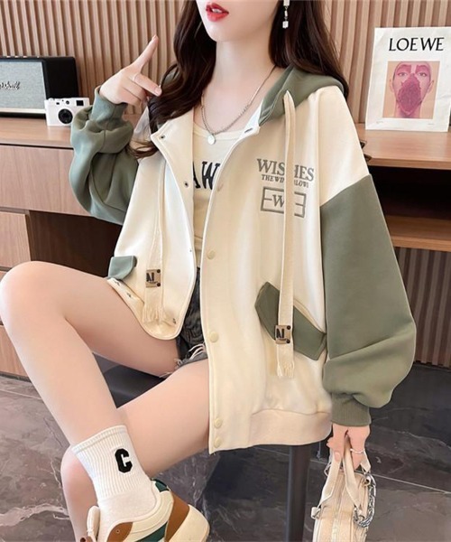 Flugge(フラッジー)の「ドロップショルダーロゴパーカー(その他アウター・レディース・アイボリー/グリーン・LARGE/MEDIUM)」の4枚目の写真