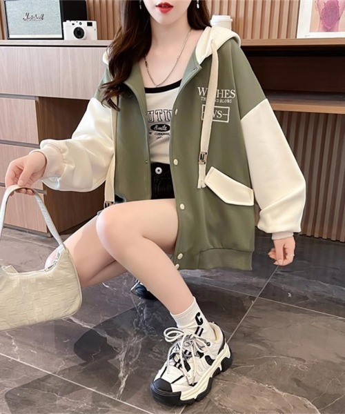 Flugge(フラッジー)の「ドロップショルダーロゴパーカー(その他アウター・レディース・アイボリー/グリーン・LARGE/MEDIUM)」の8枚目の写真