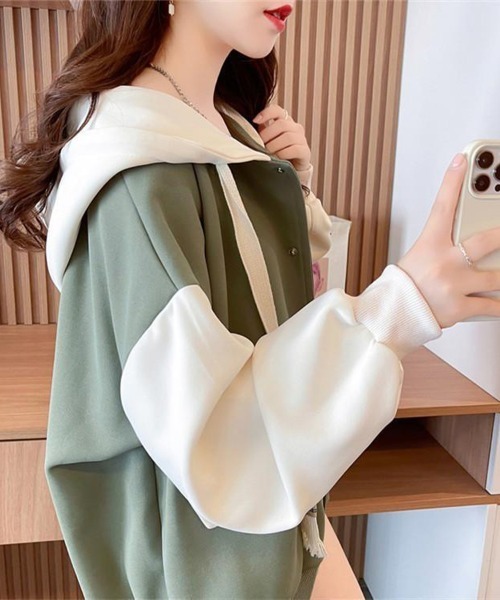 Flugge(フラッジー)の「ドロップショルダーロゴパーカー(その他アウター・レディース・アイボリー/グリーン・LARGE/MEDIUM)」の9枚目の写真