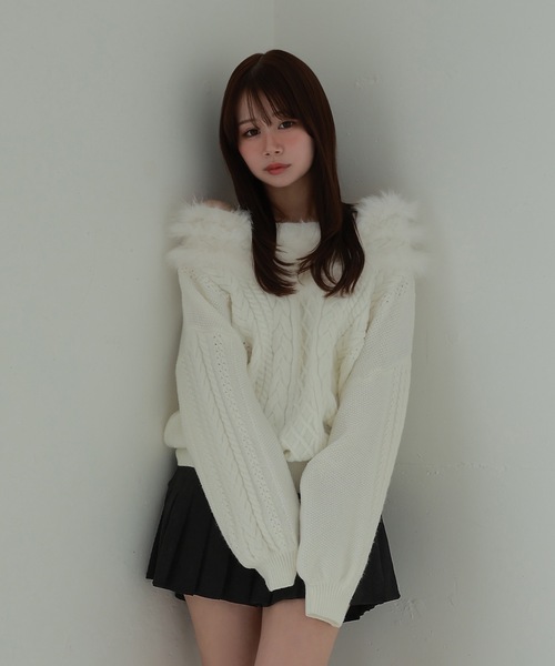 M DOLLY(エムドリー)の「fox fur melia loose knit tops/フォックスファーメリアルーズニットトップス(ニット/セーター・レディース・ホワイト/ブラウン/ブルー・FREE)」の1枚目の写真