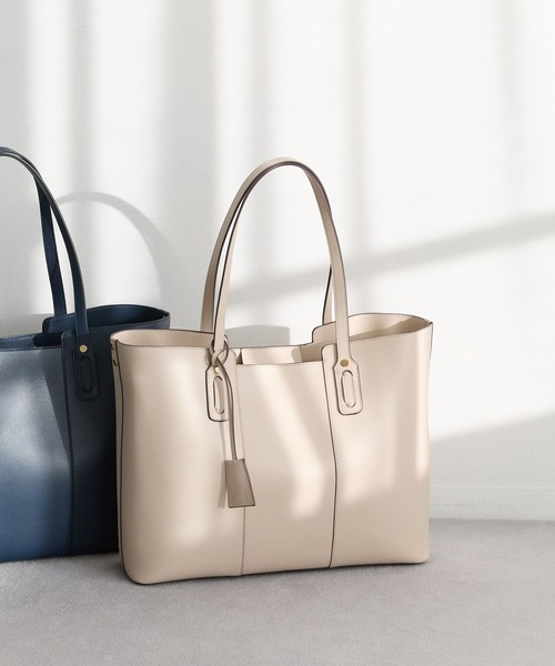 Andemiu(アンデミュウ)の「PCケース付きキリカエトートバッグ639537(トートバッグ・レディース・ブラック/ネイビー/アイボリー・FREE)」の6枚目の写真